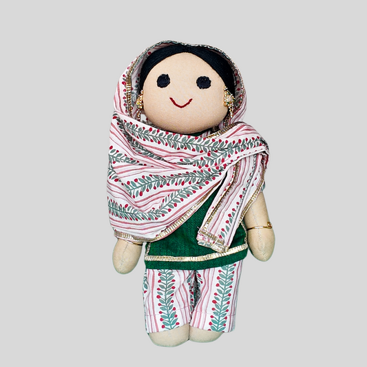 JASSI KAUR (Salwar Kameez)- Traditional Punjabi Handmade Fabric Doll